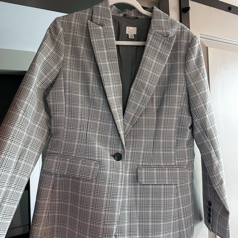 Blazer, barely worn, size 10